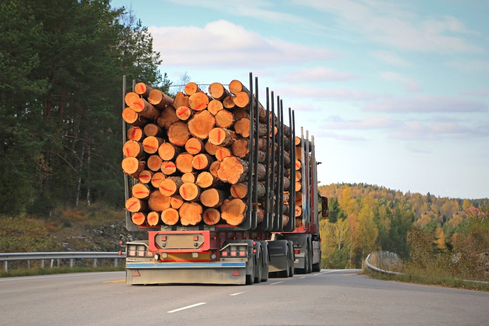 Tømmertransport og frakt av råvarer mellom Finland og Norge