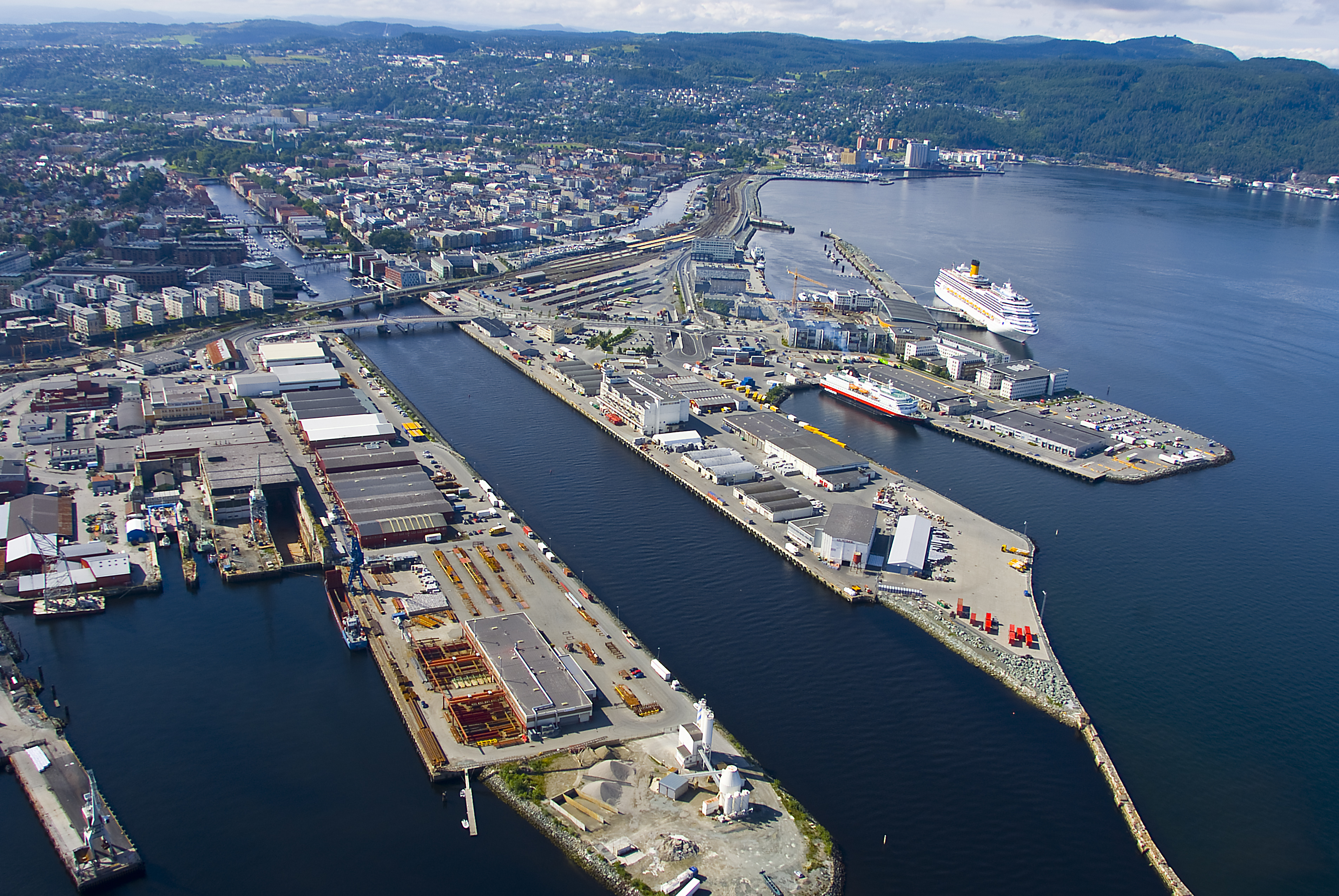 Logistikk og godshåndtering ved Trondheim Havn Brattøra knutepunkt